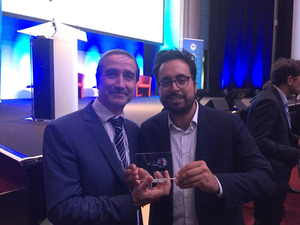 Éric Hohbauer, Vice President Sales von Stormshield, neben Mounir Mahjoubi, Staatssekretär des Ministerpräsidenten für Digitales 